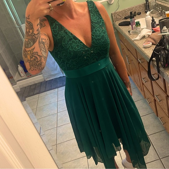 NWT Ever-Pretty women’s size 6 (or medium) A-line dress - Picture 2 of 9